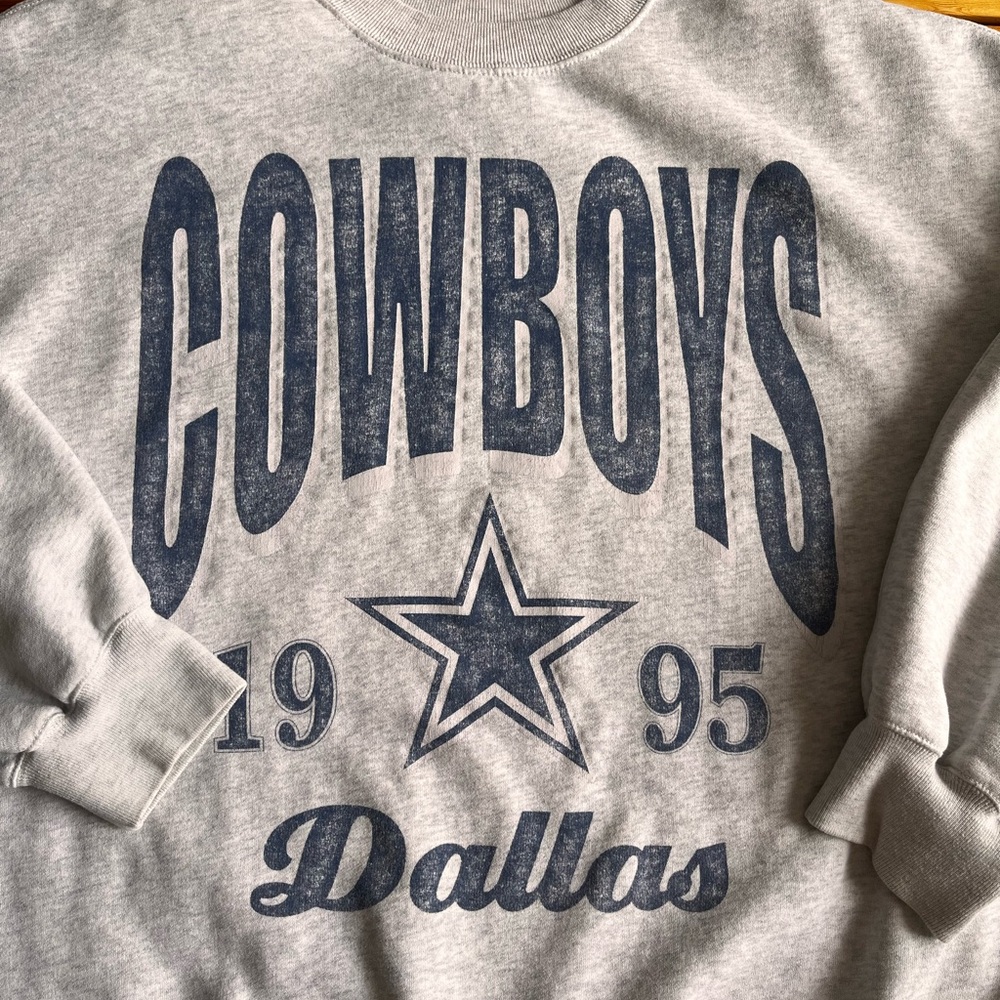 Abercrombie & Fitch x NFL Dallas Cowboys Crewneck Sweatshirt Gray L - Picture 3 of 5